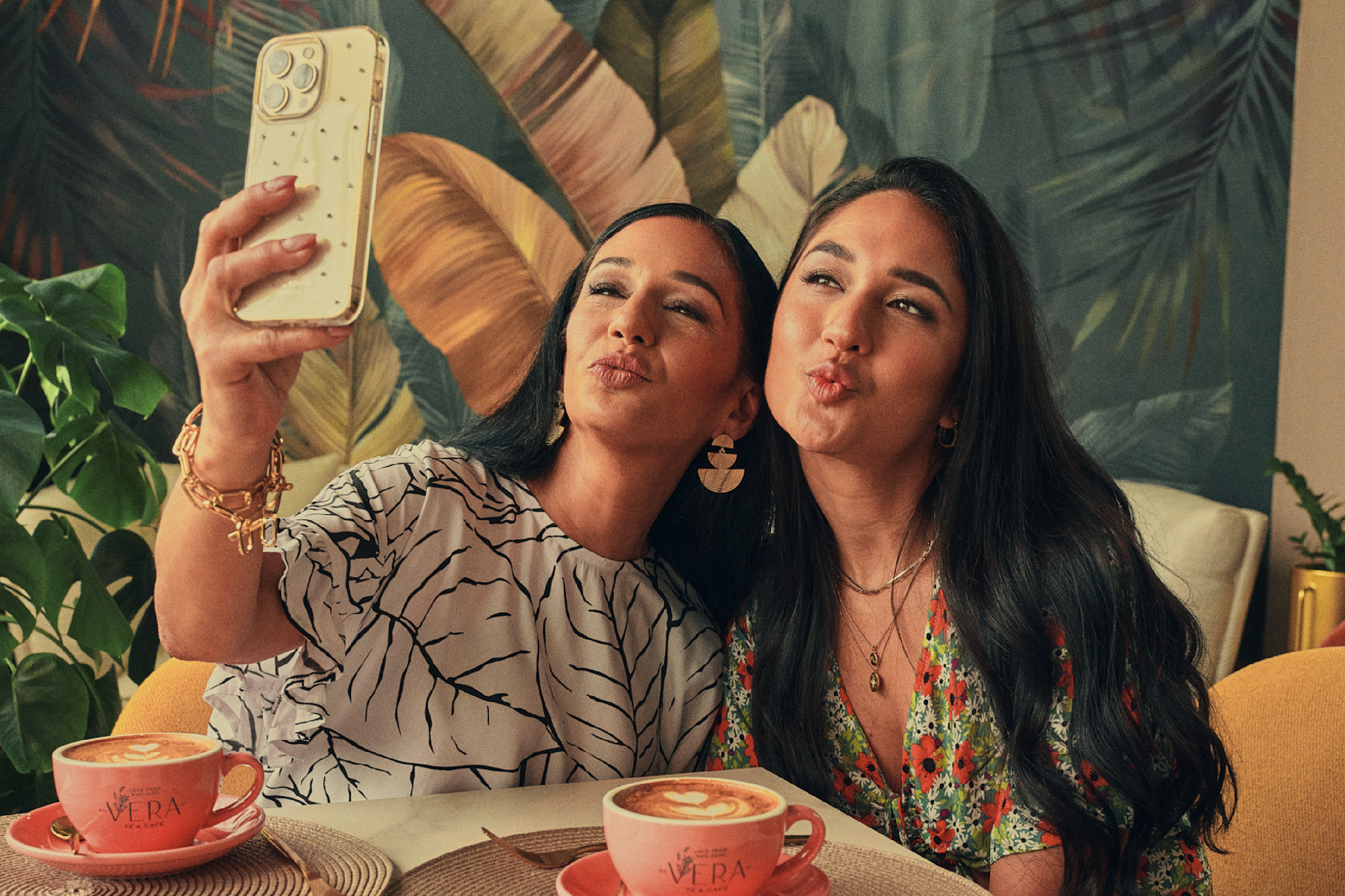 Mom & daughter take selfie during brunch at Vera Té & Café 