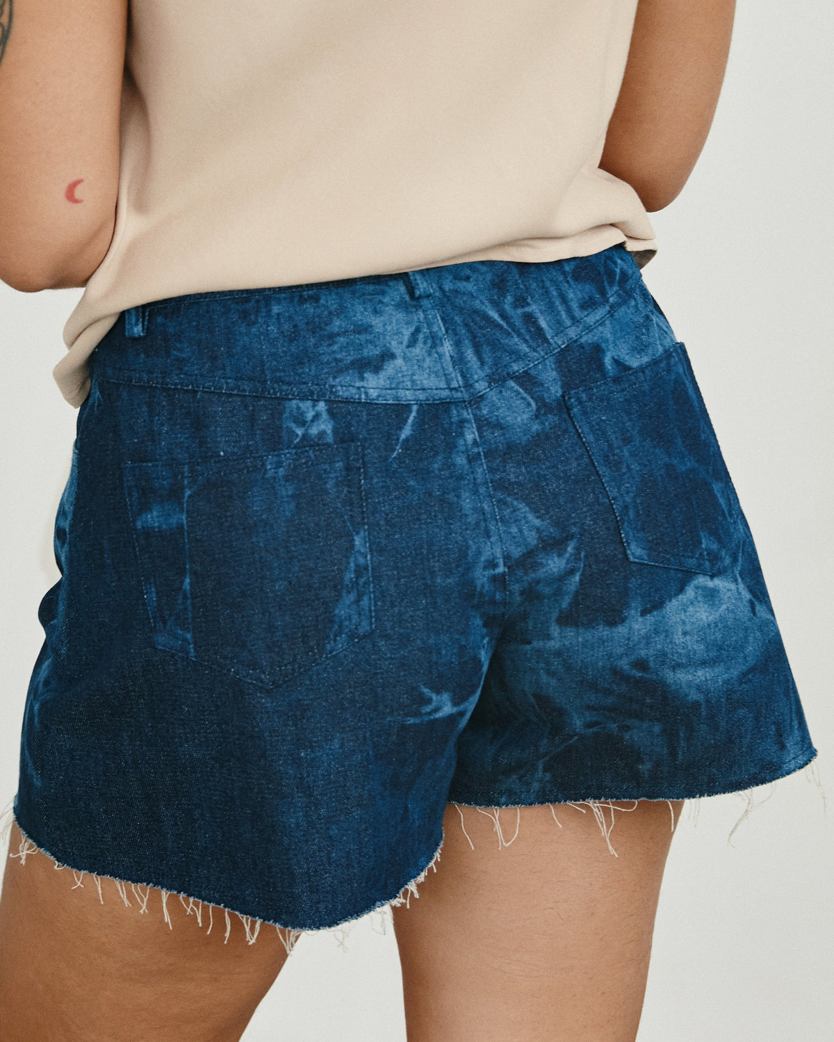 Distressed Short