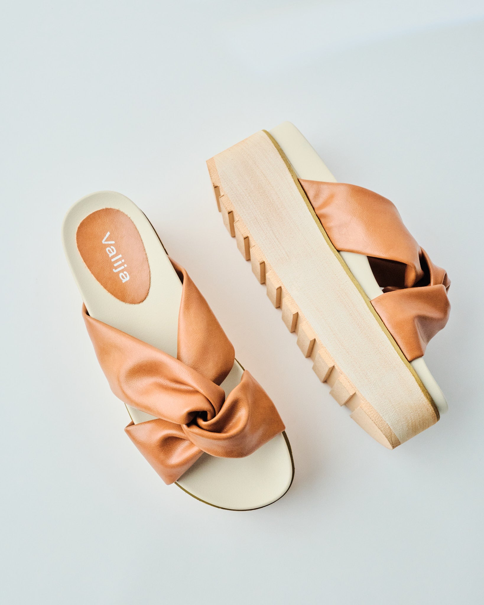 Twist & Shout Flatform