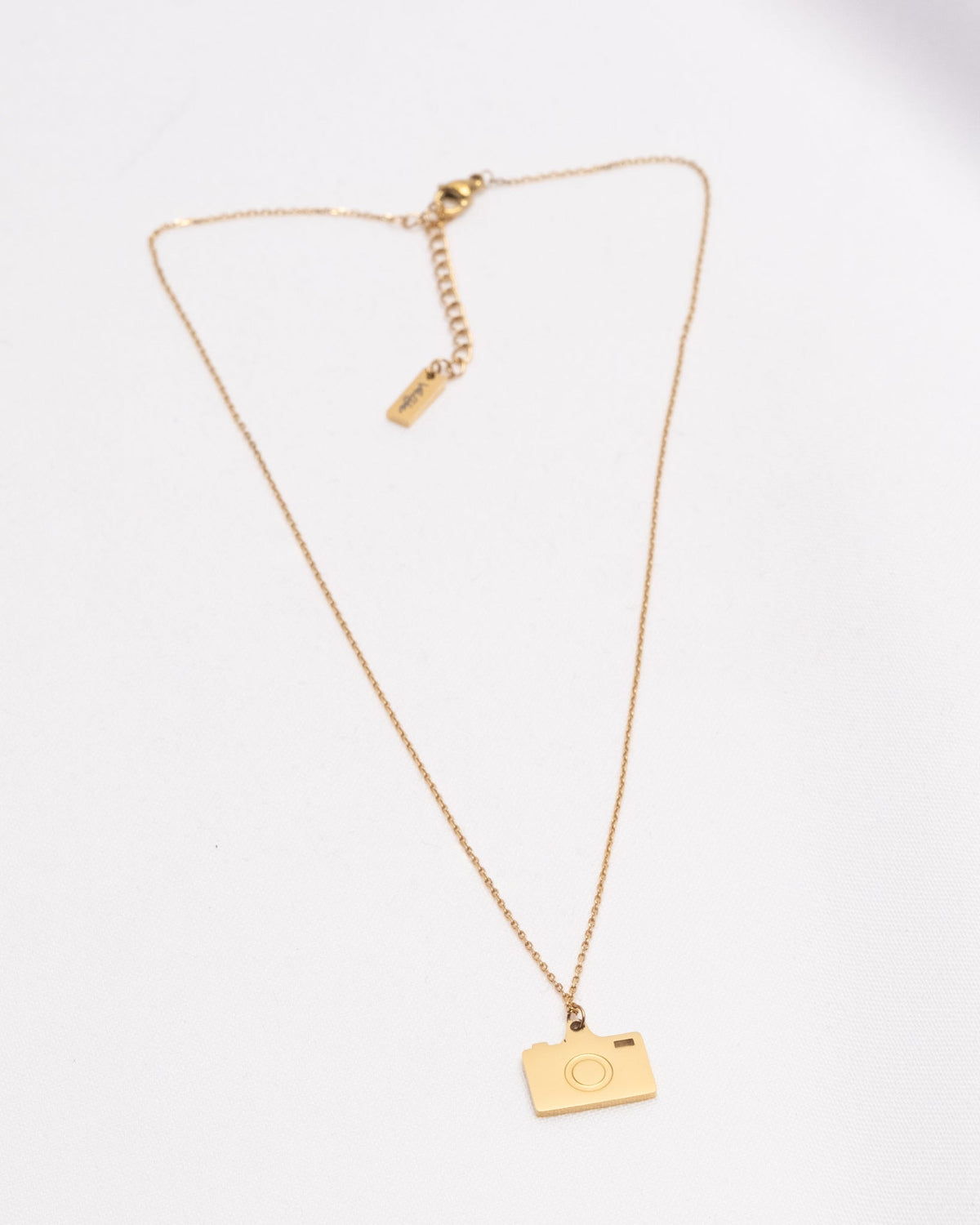 18K Plated Más Fotos Necklace