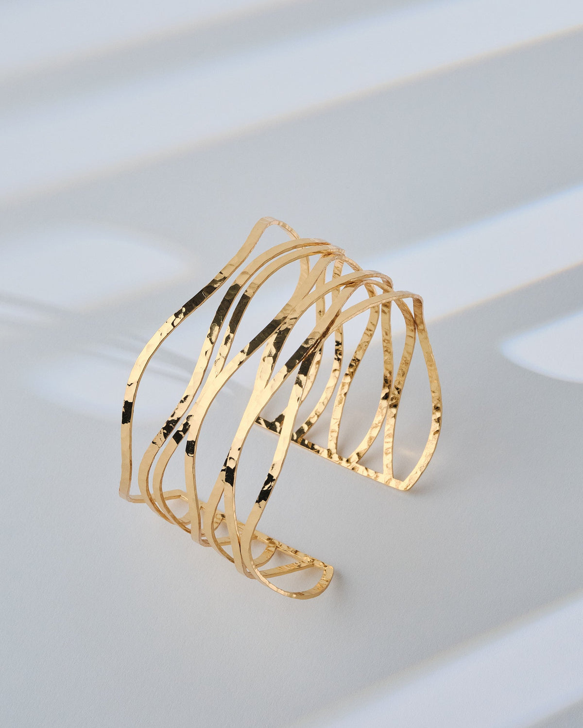 16K Plated Wavy Armcuff