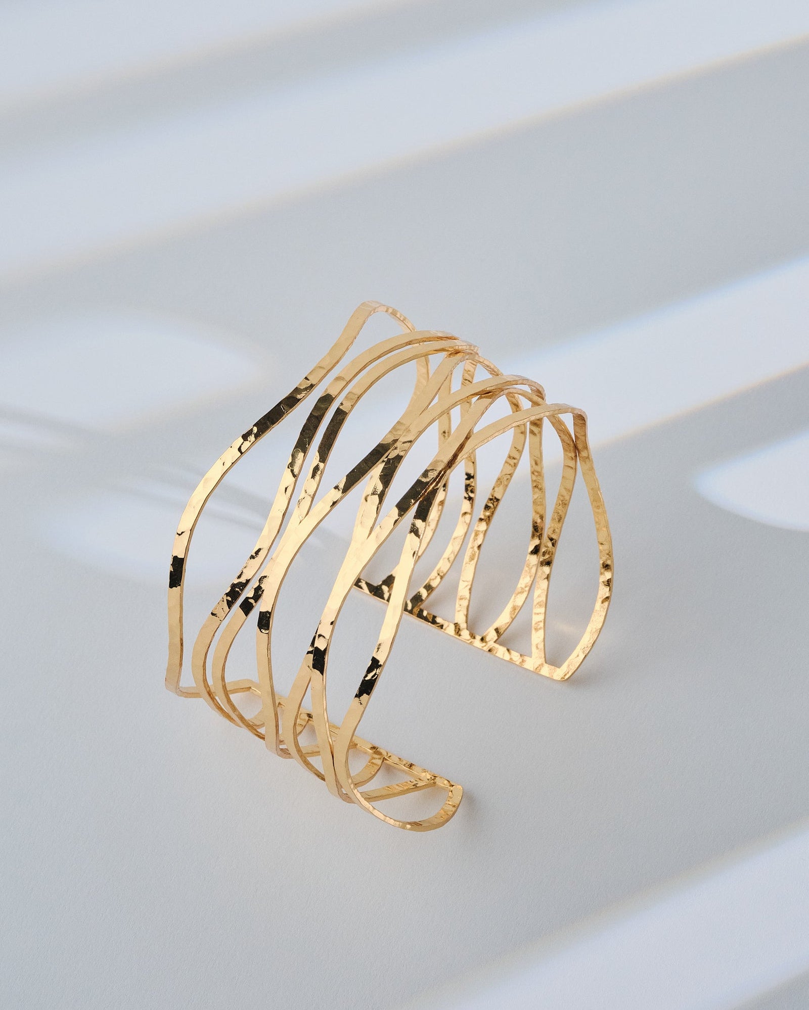 16K Plated Wavy Armcuff