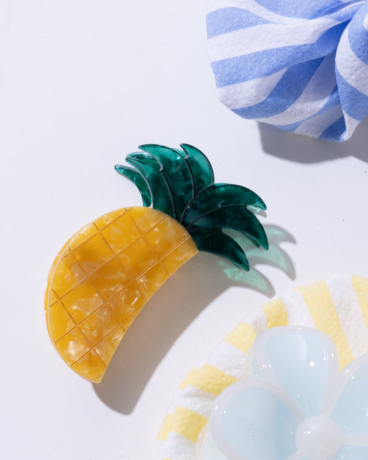 Piña Hair Claw Clip