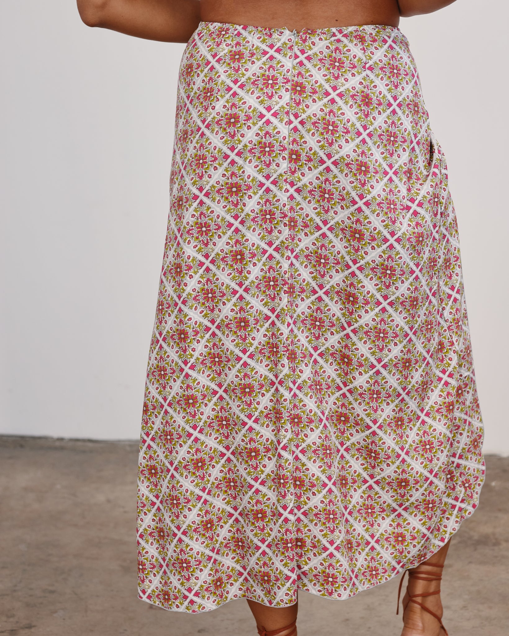 Low Pieces Skirt