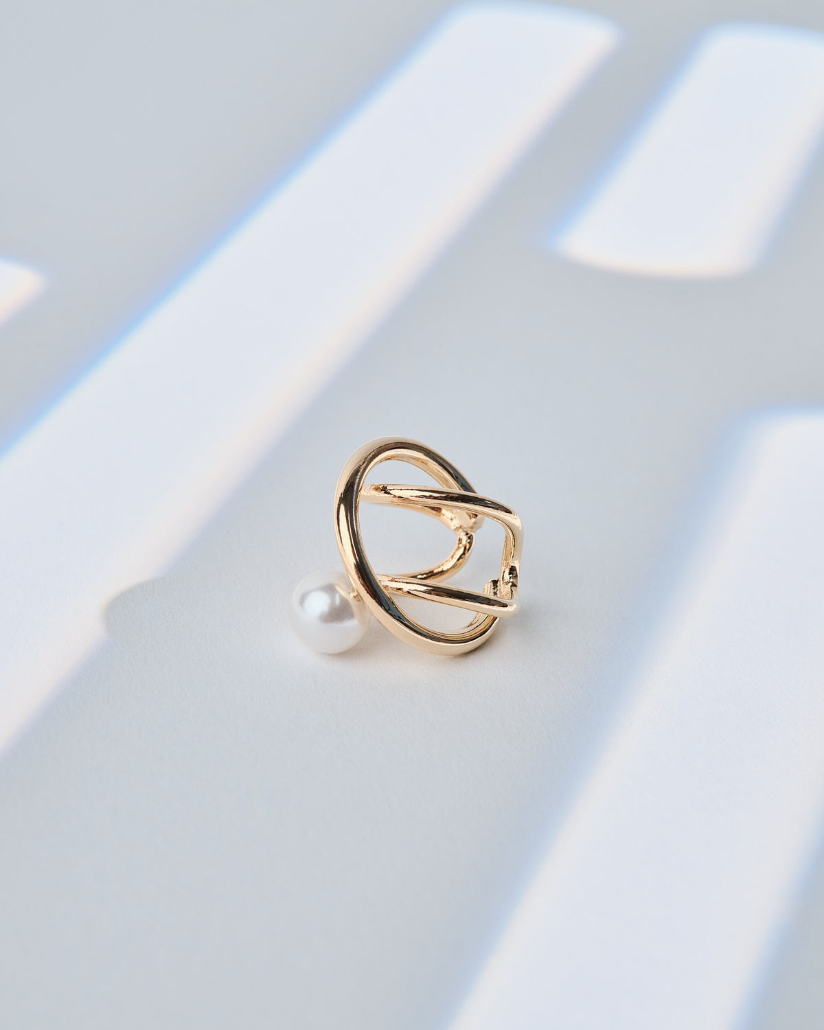 16K Plated Perla Earcuff