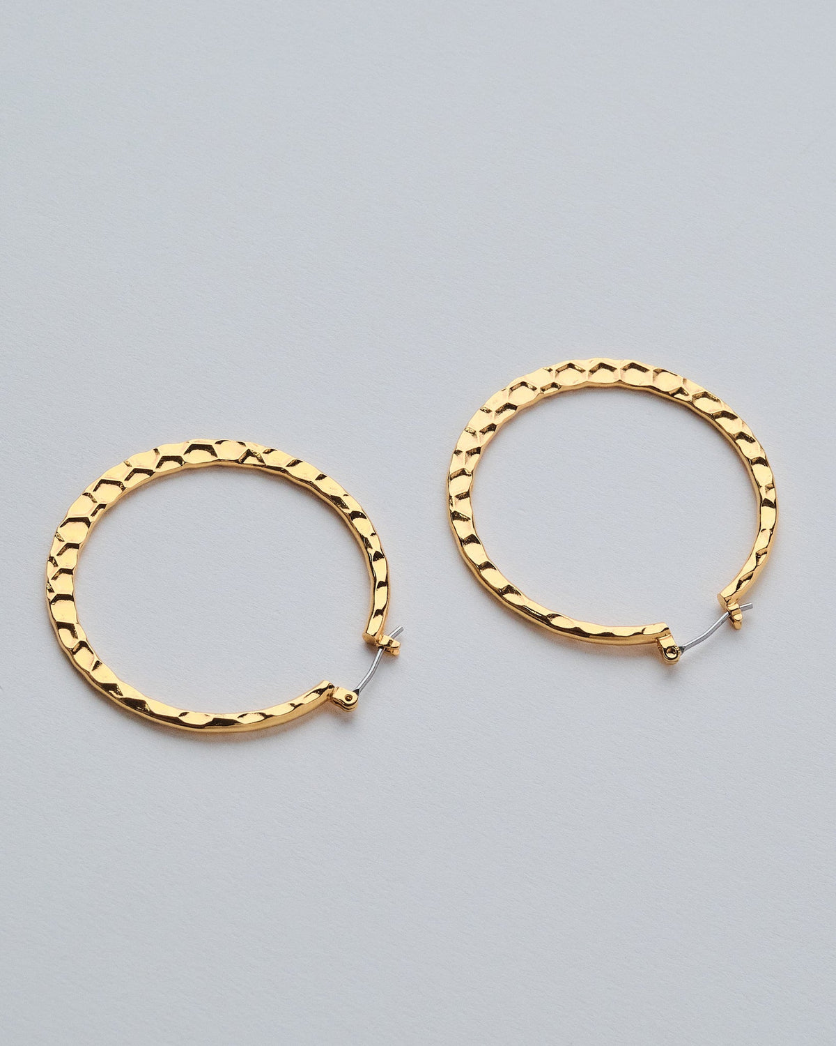 16K Plated Natural Hammered Hoops