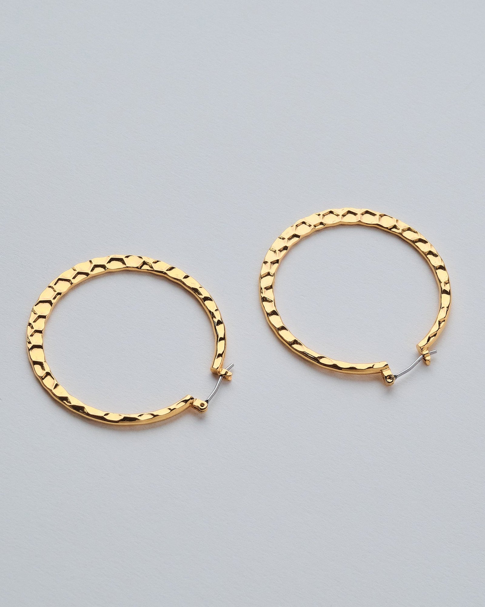 16K Plated Natural Hammered Hoops