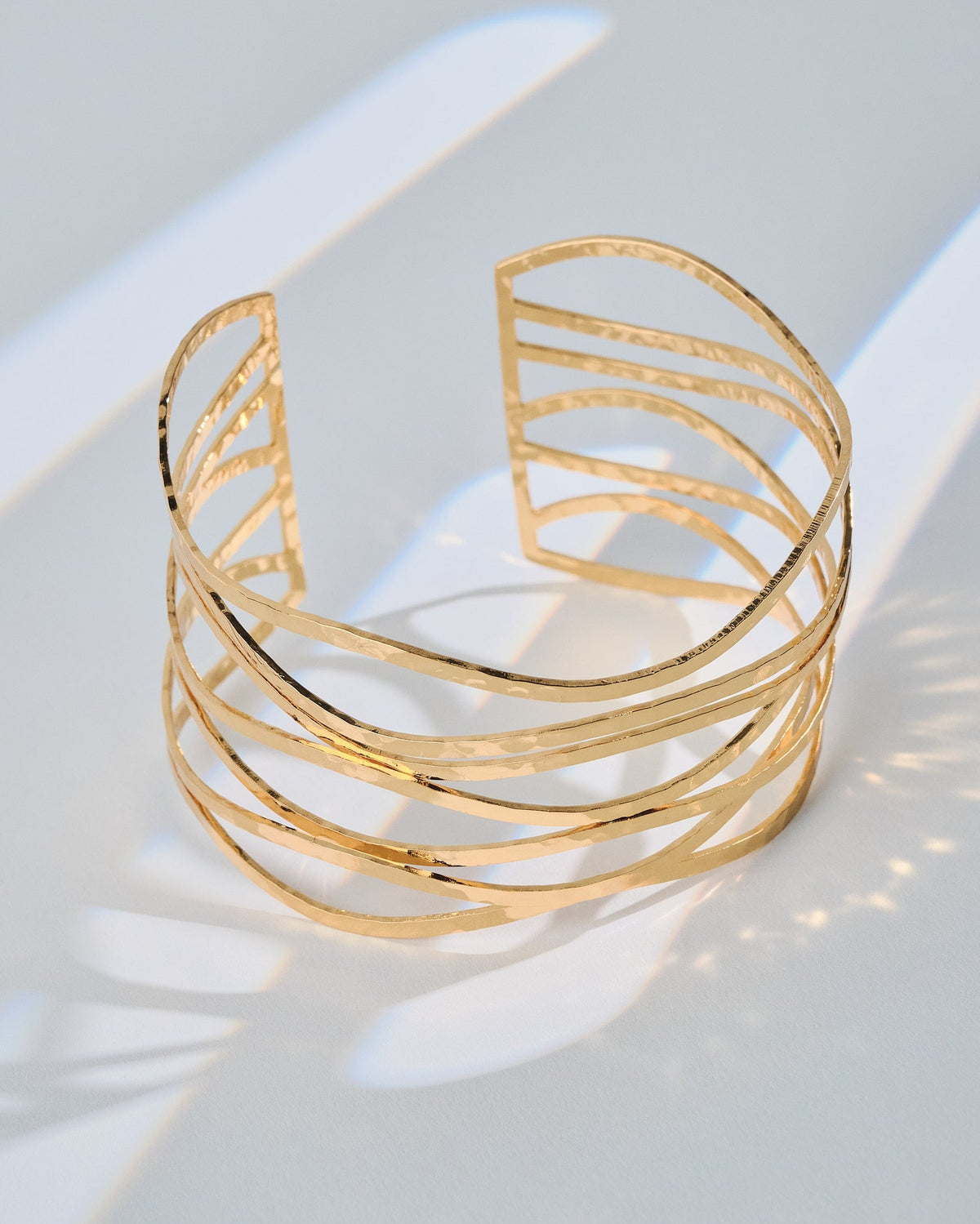 16K Plated Wavy Armcuff