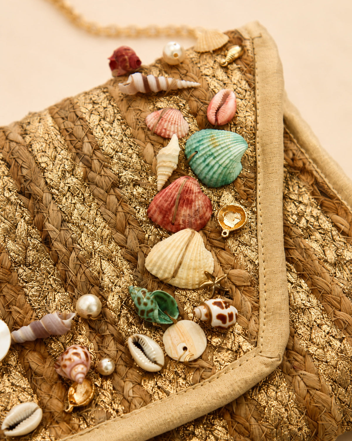 Caracoles Jute Clutch