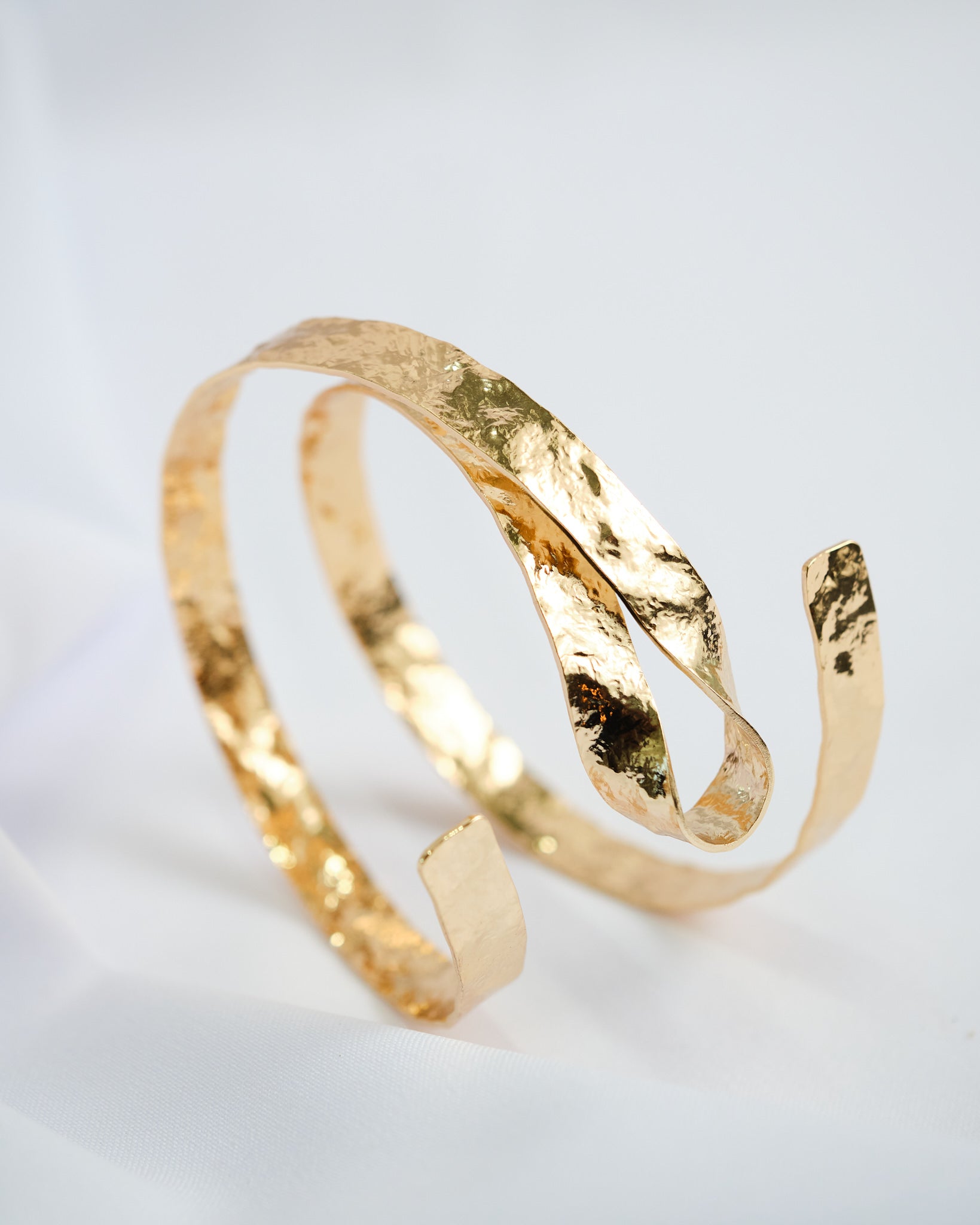 16K Plated Hammered Arm Cuff
