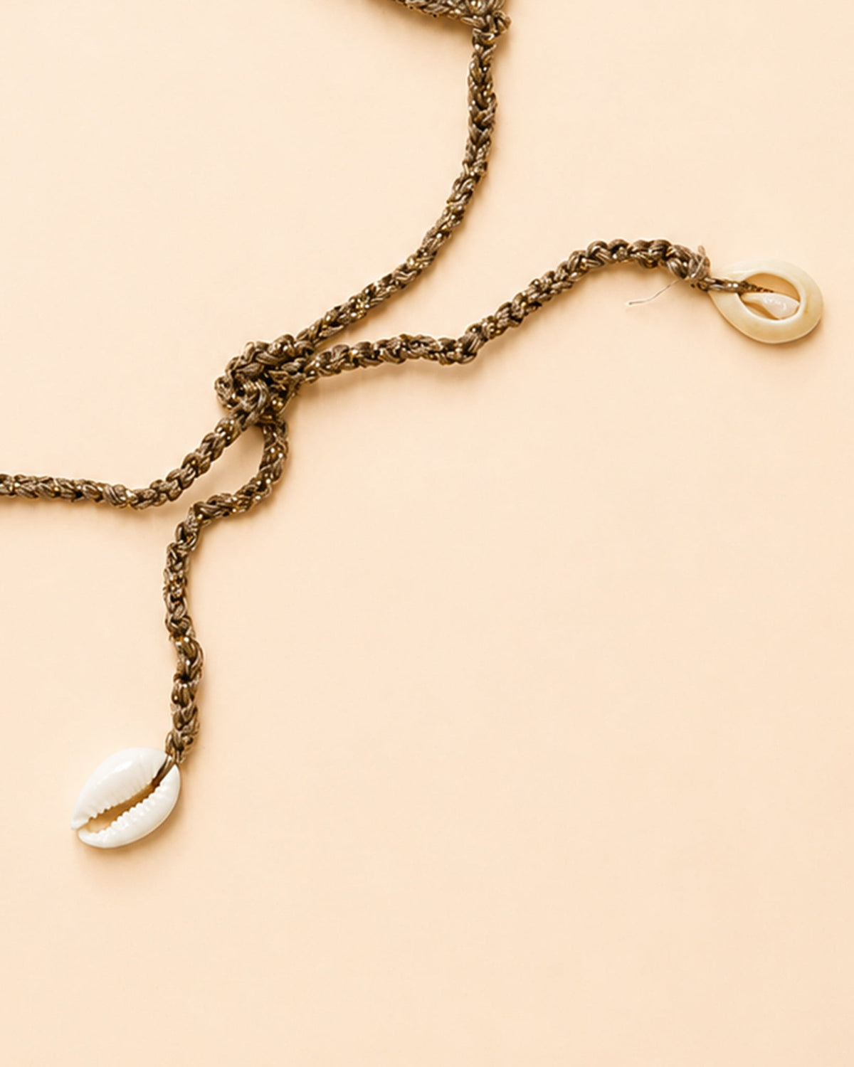 Threaded Shells Choker