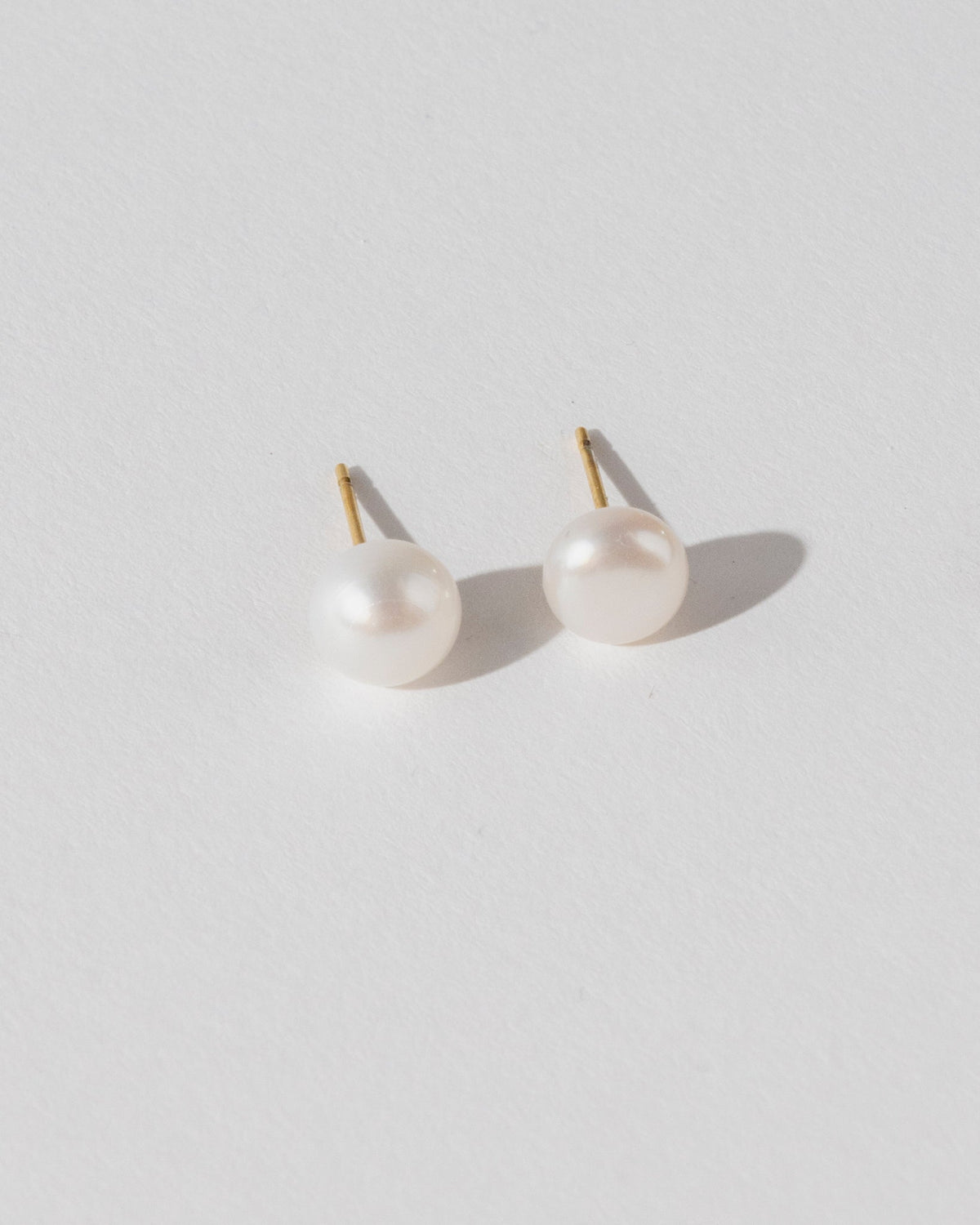 Freash Pearl Post Earrings