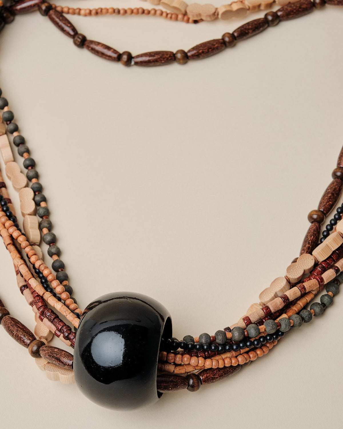 Trait Necklace