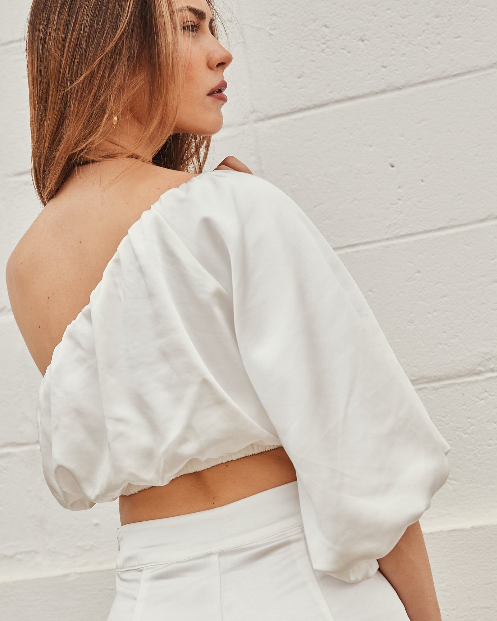 Voluminous Crop