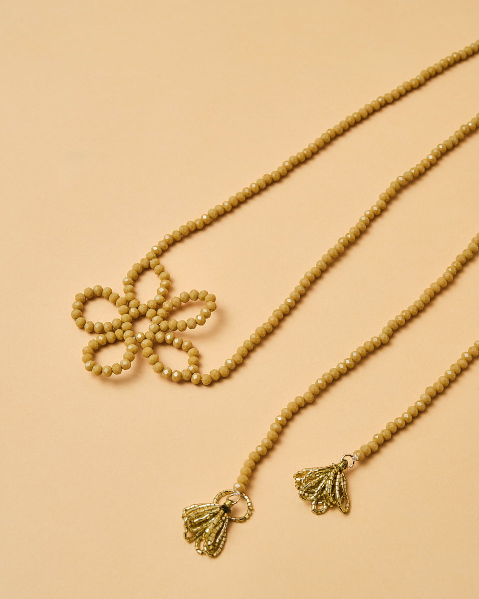 Adjustable Beaded Flower Necklace