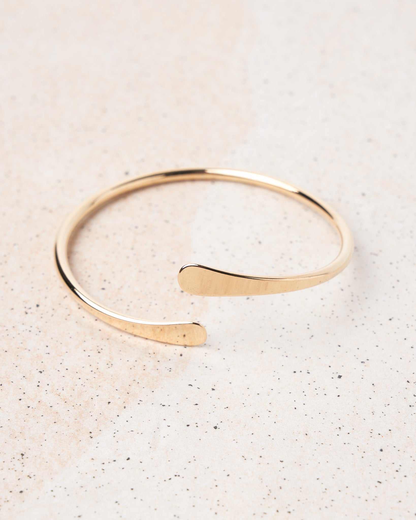 16K Plated Flat Ends Cuff