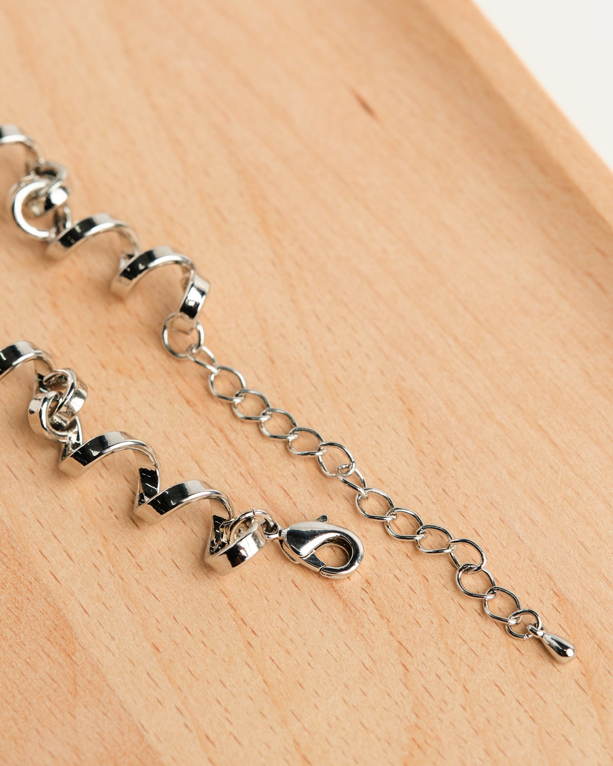 Metallic Curly Necklace