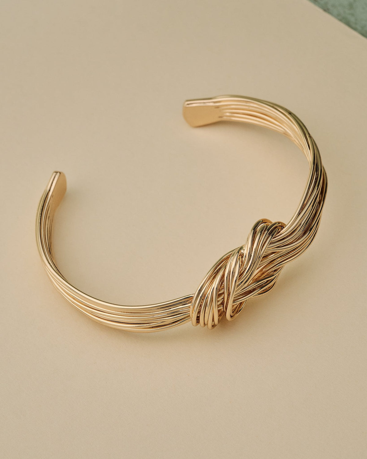 16K Plated Wired Cuff
