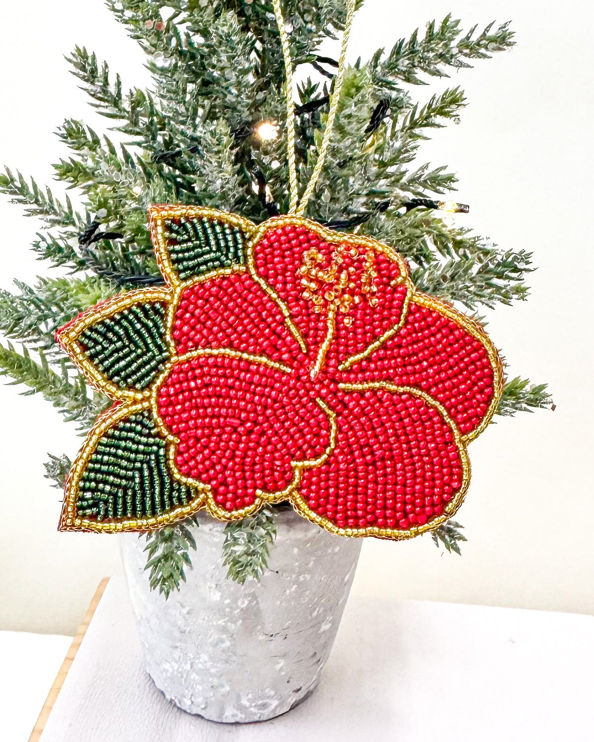 Flor de Maga Ornament