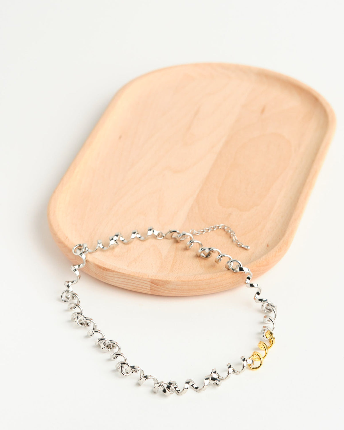 Metallic Curly Necklace