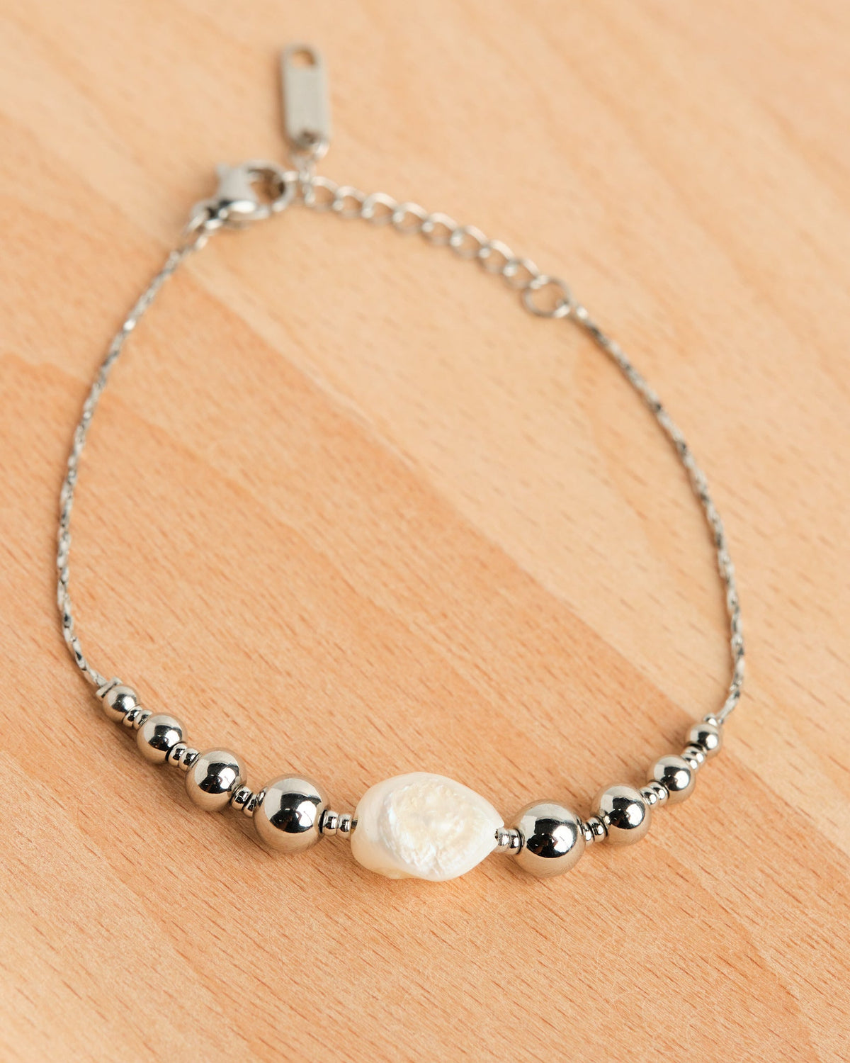 Unique Pearl Bracelet
