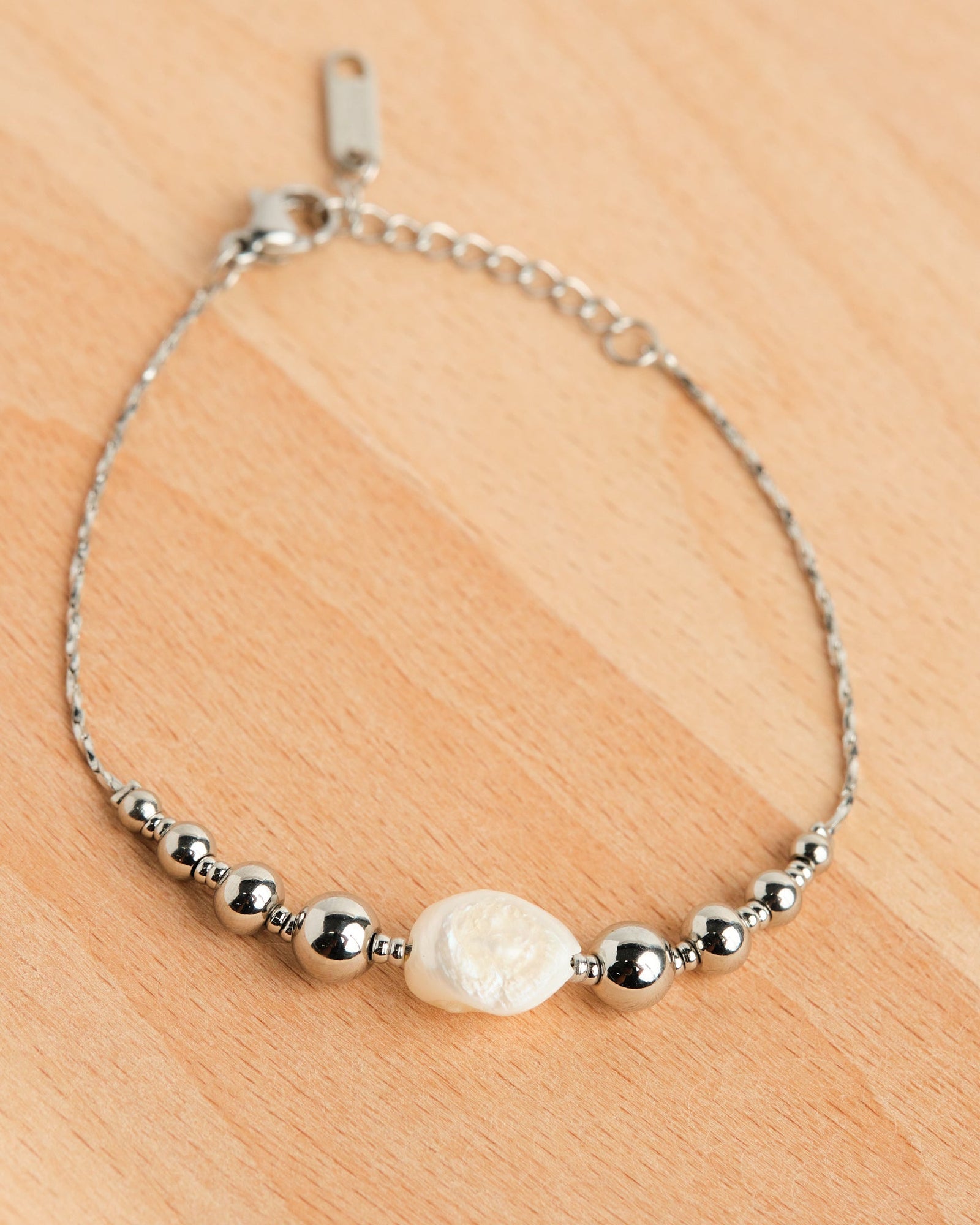 Unique Pearl Bracelet