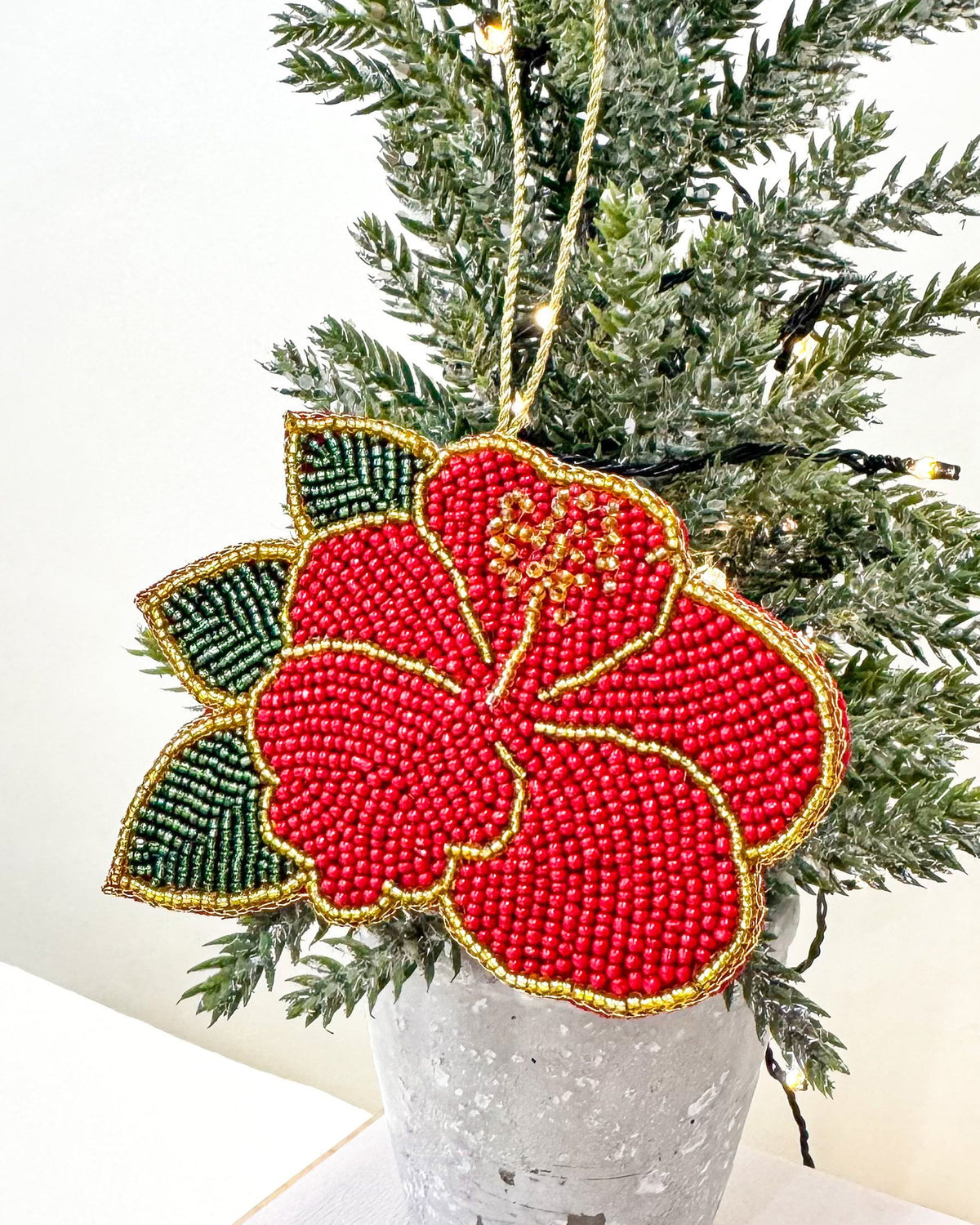 Flor de Maga Ornament