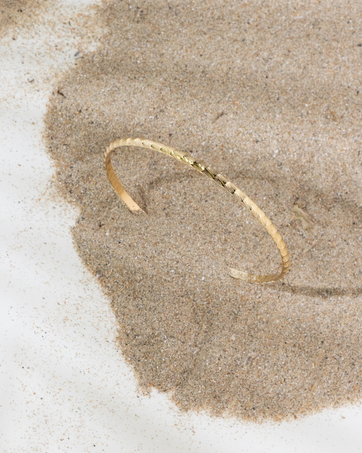 16K Plated Thin Etched Bangle