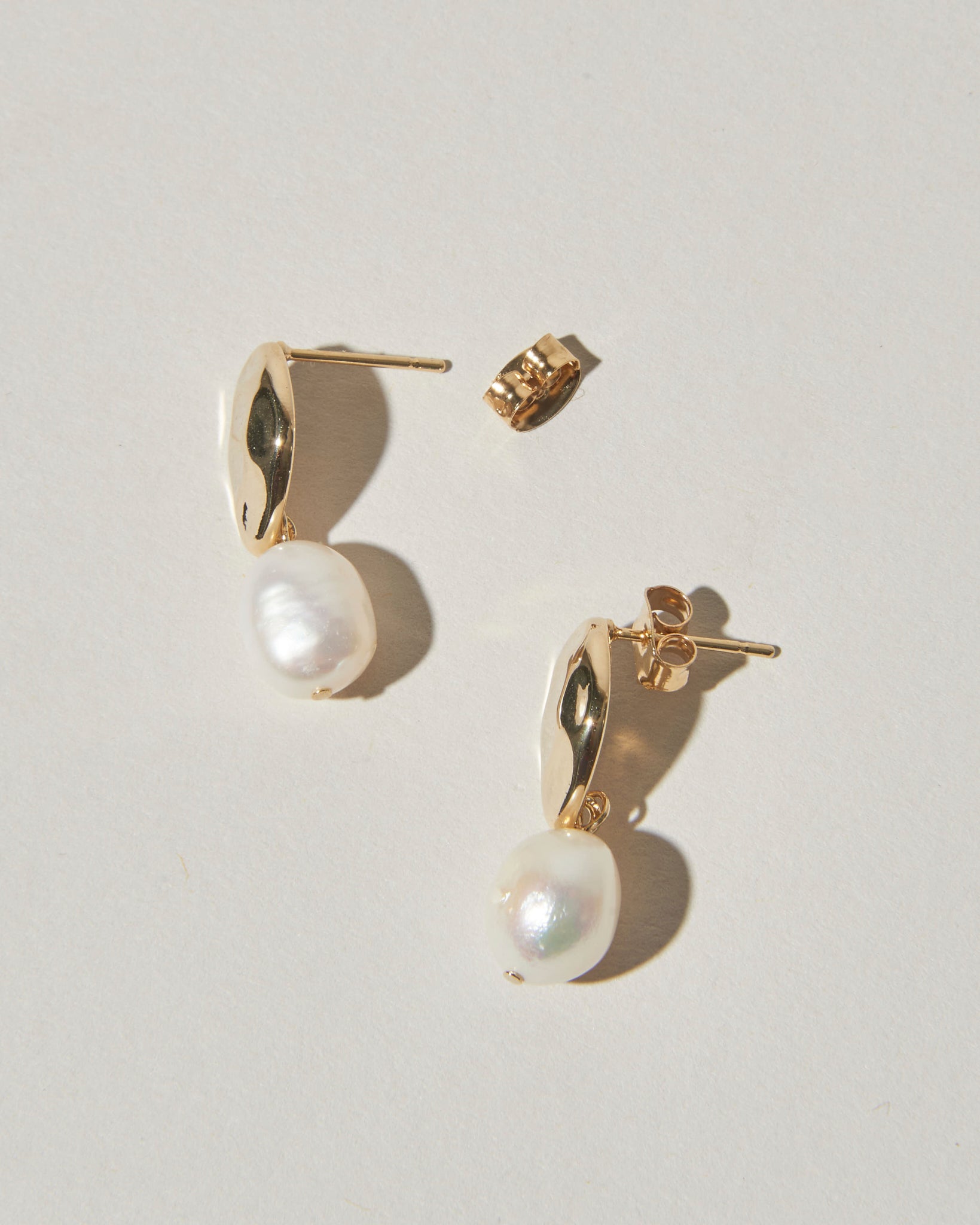 Advanced Pearl Earring