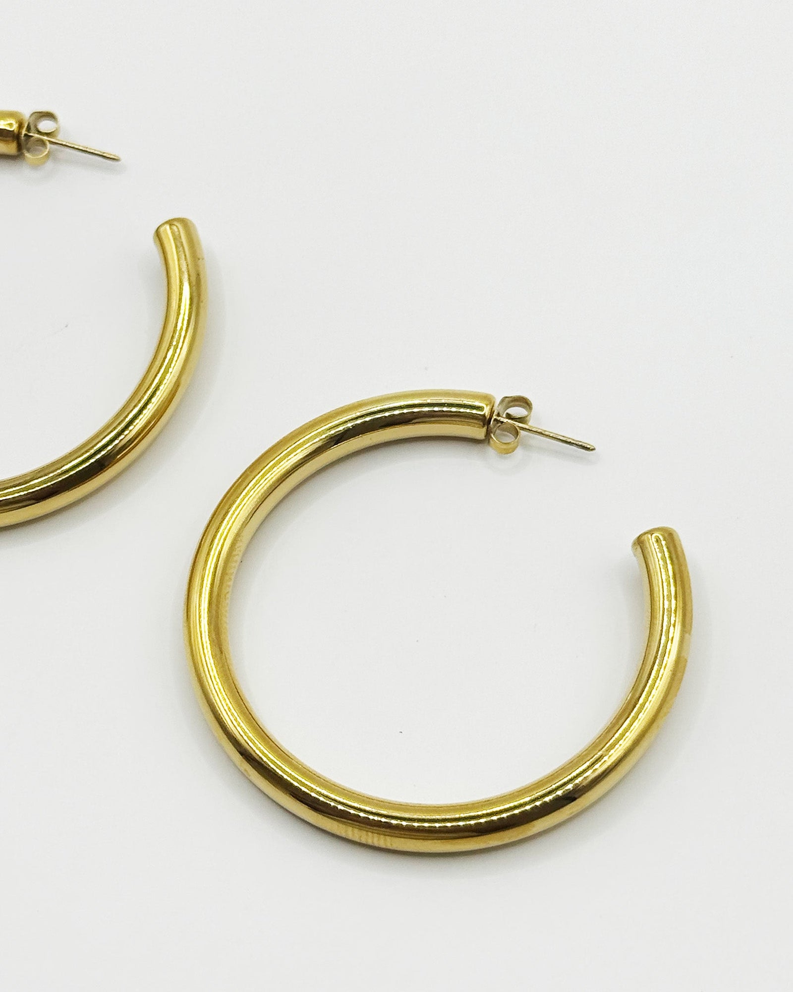 16K Plated Traveled Hoops
