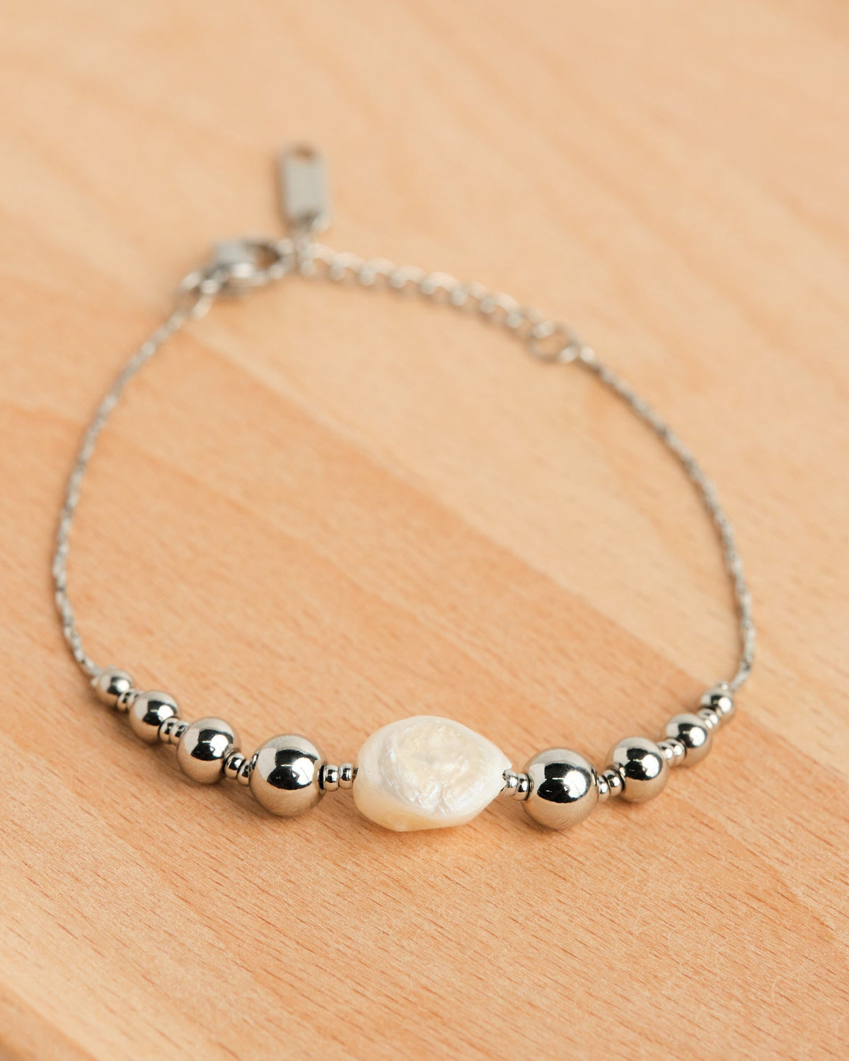 Unique Pearl Bracelet