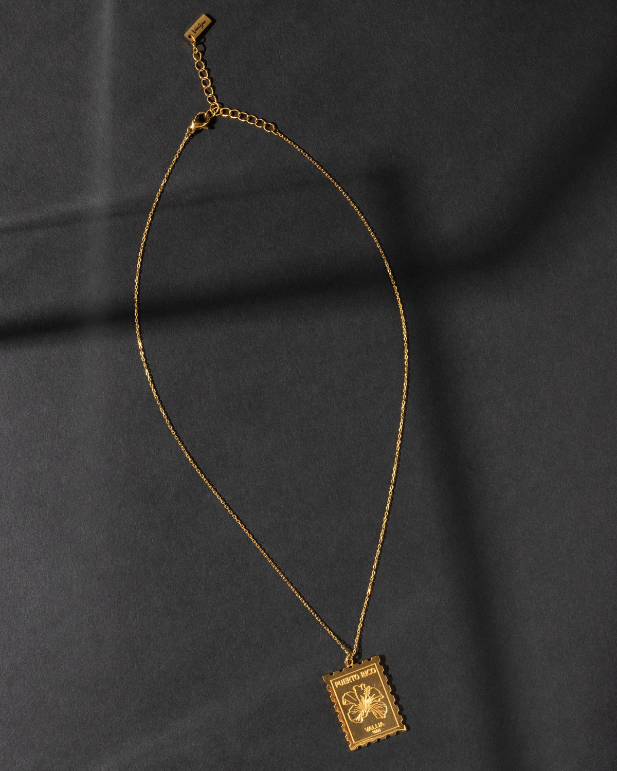 18K Plated Sello Necklace