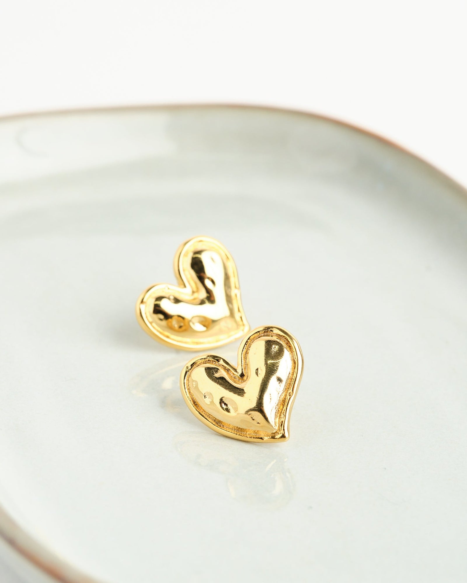 16K Plated Texture Heart Earrings