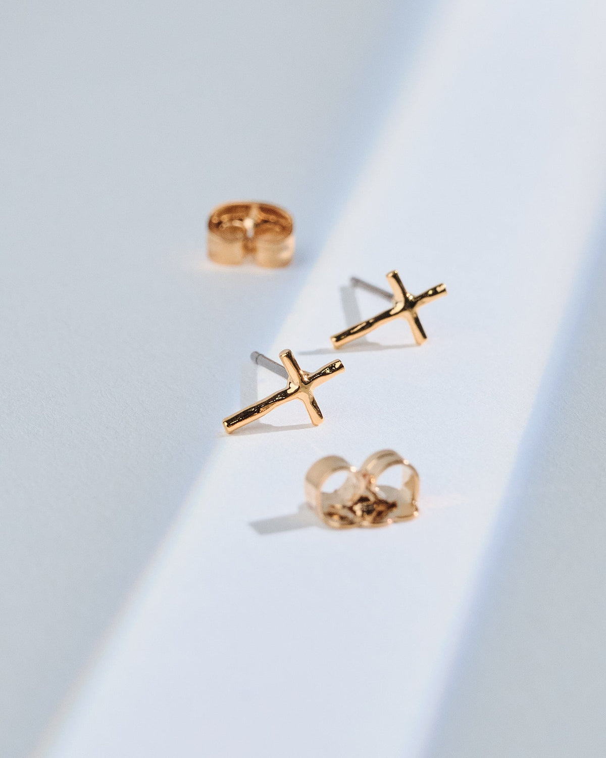 18K Plated Cruz Posts