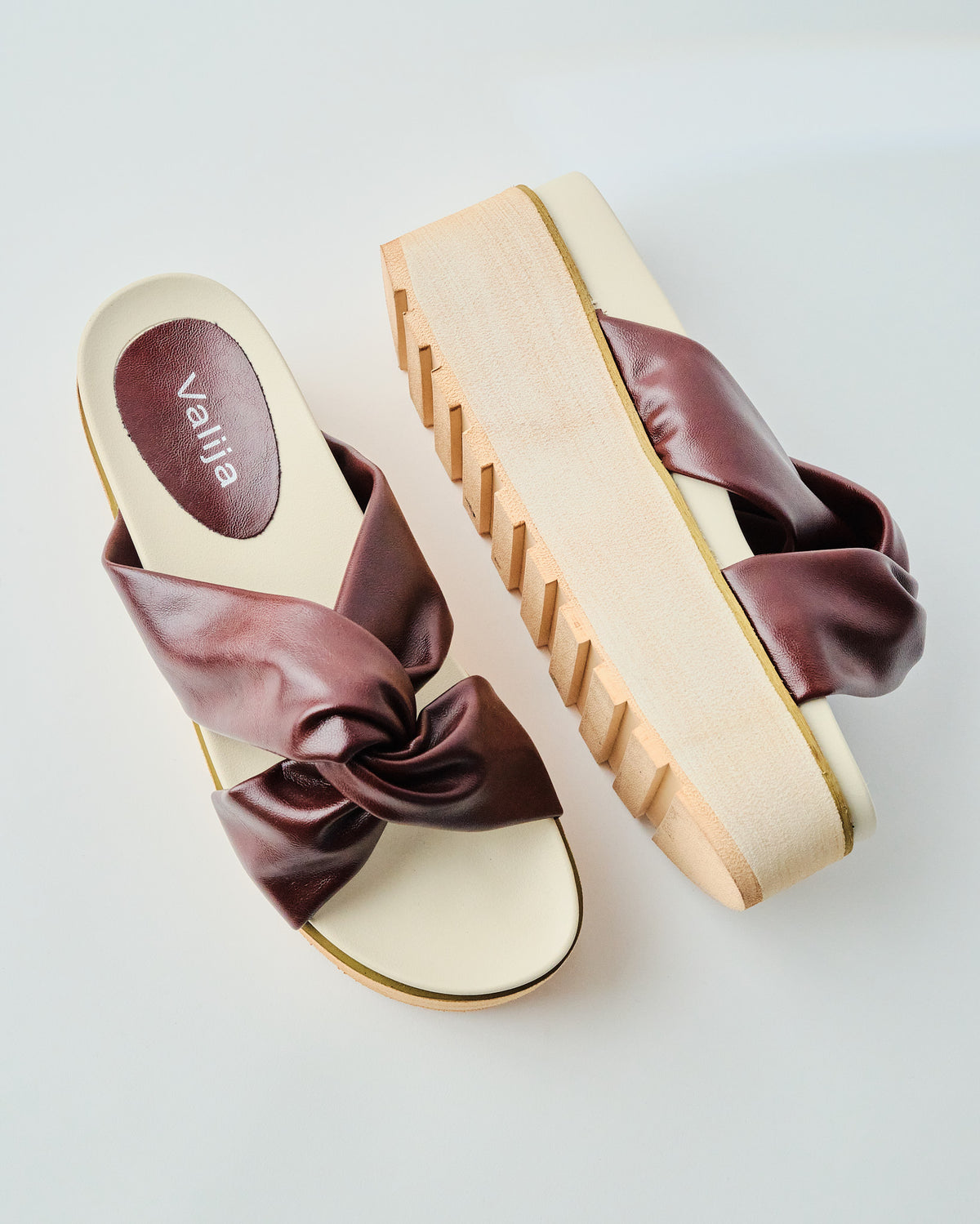 Twist &amp; Shout Flatform