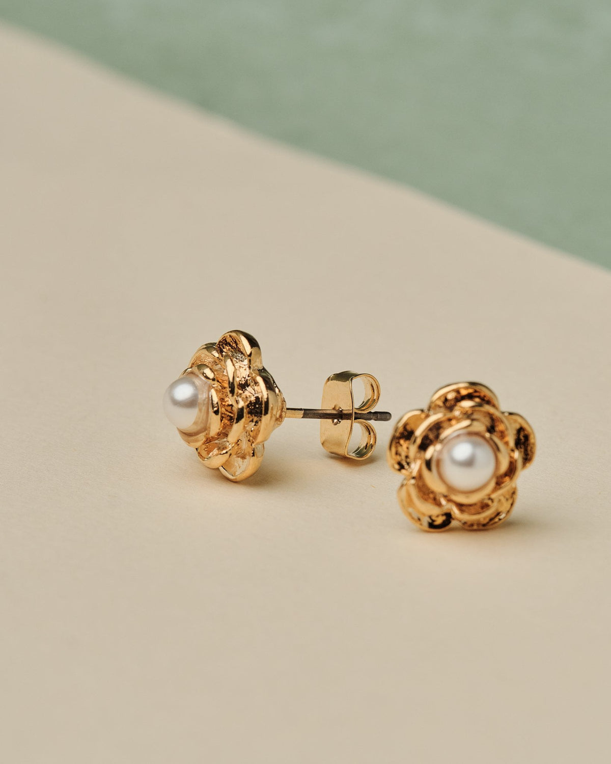 16K Plated Leer Earrings