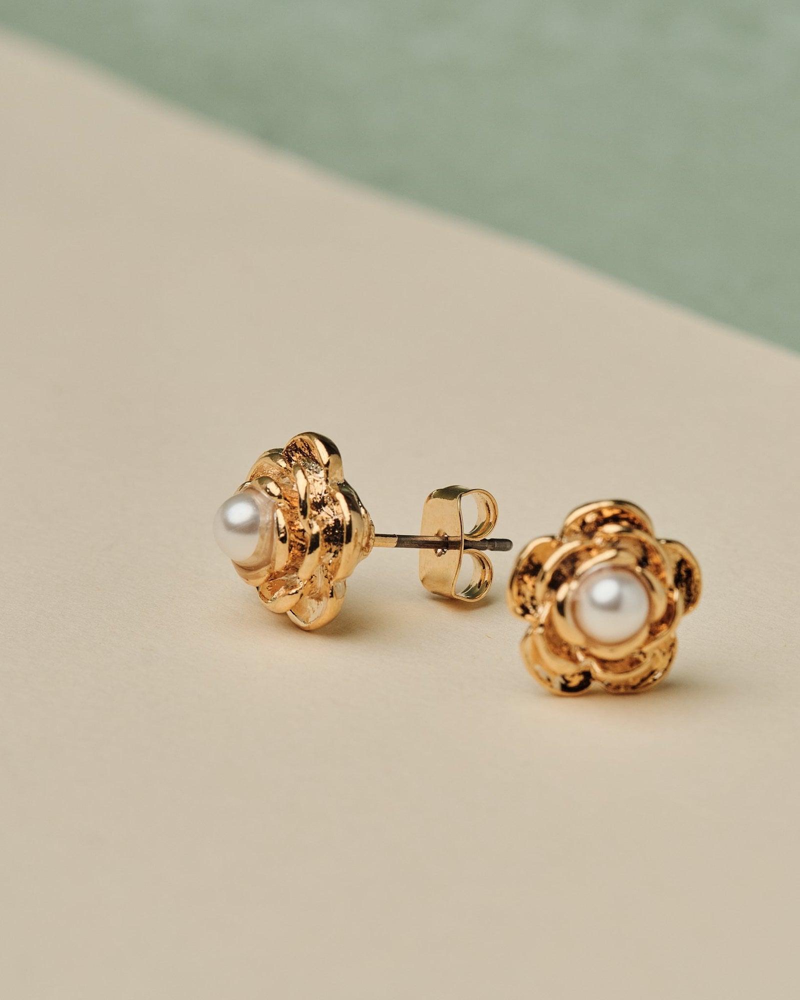 16K Plated Leer Earrings