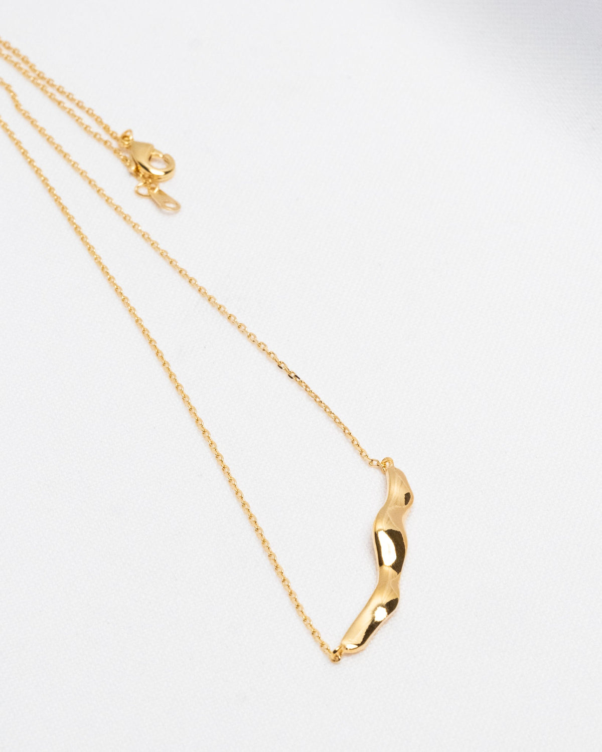 16K Plated Wavy Organic Necklace
